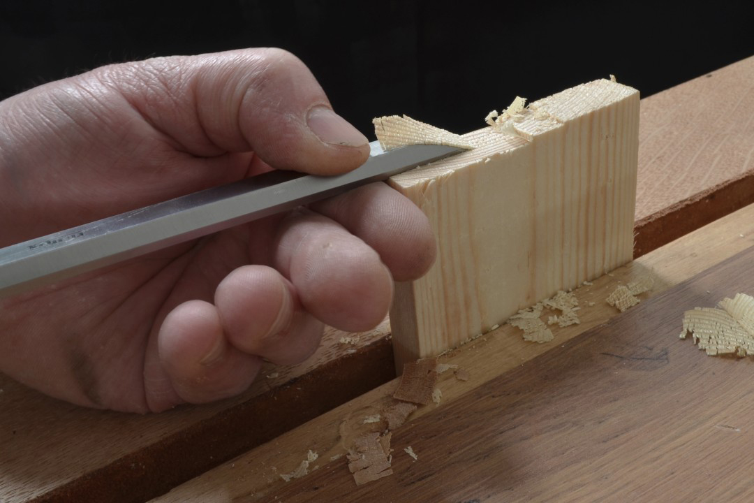 Стамеска плоская удлиненная с ручкой Narex Wood Line Plus - фото