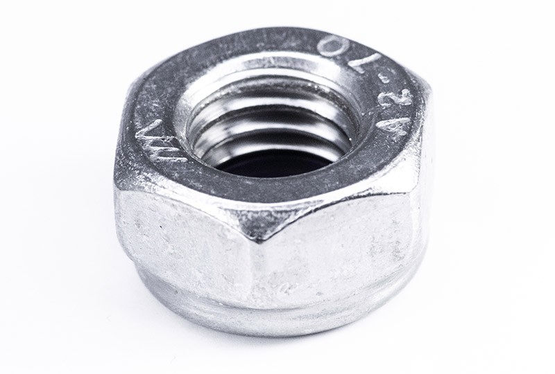 Гайка самоконтрящаяся с нейлоновым кольцом DIN 985, нержавеющая сталь А2 - фото