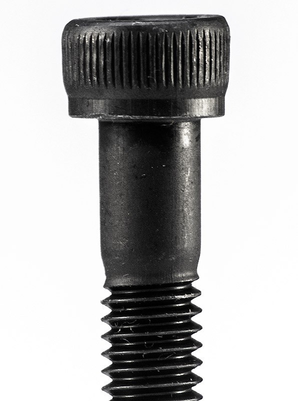 Винт (болт) с цилиндрической головкой и внутренним шестигранником DIN 912 (ISO 4762), класс прочности 12.9 - фото