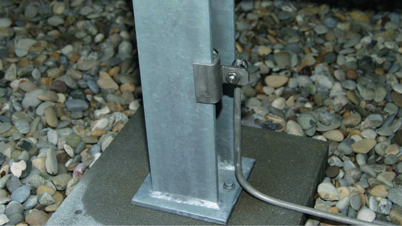 Соединительная клемма для стальных конструкций, вертикальное исполнение с зажимом 3-18 мм, Rd=6-10 мм DEHN 372110, горячий цинк - фото