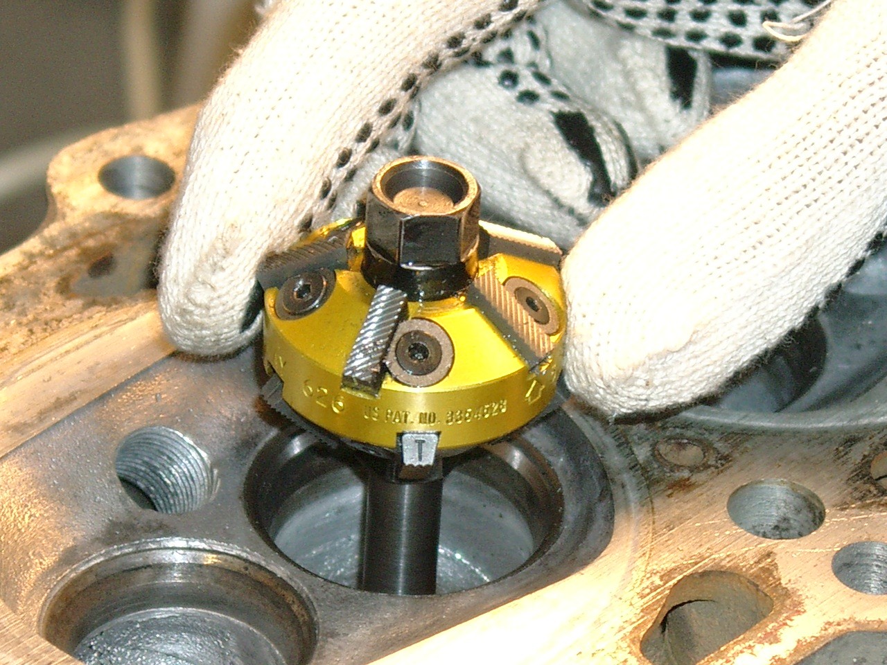 Приспособление для обработки и восстановления фасок сёдел клапанов Jonnesway AI020065 - фото