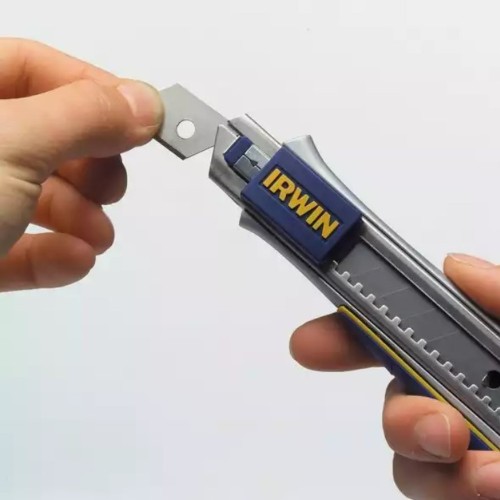 Нож с отламывающимися лезвиями 9 мм IRWIN ProTouch Snap-Off 10504555- особенности