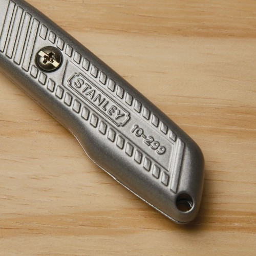 Нож с фиксированным лезвием 136 мм STANLEY UTILITY 0-10-299-конструкция